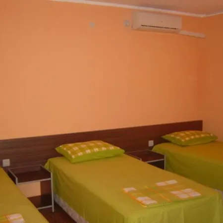 Tangra Guest house *