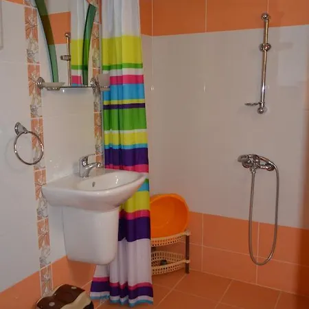 Tangra Guest house *